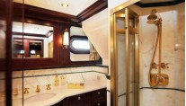 SILVIA M -  Twin Bathroom